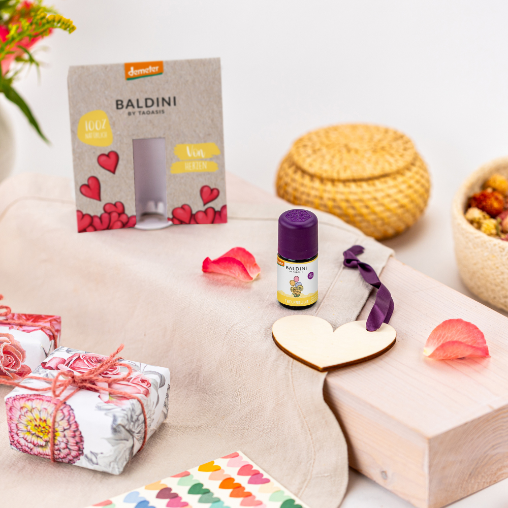 From the Heart Mini Fragrance Set with Wooden Heart 5 ml