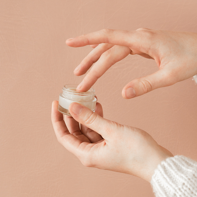 ENDRO lip balm Red fruits 15ml** ENDRO lip balm Red fruits 15ml**